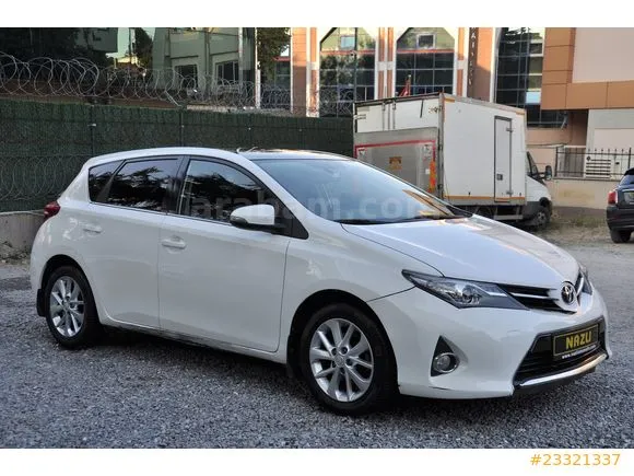 Toyota Auris 1.6 Advance Skypack Image 7